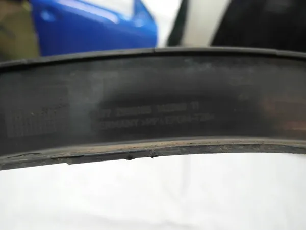 BMW X1 E84 Etu oikea lokasuoja image 4