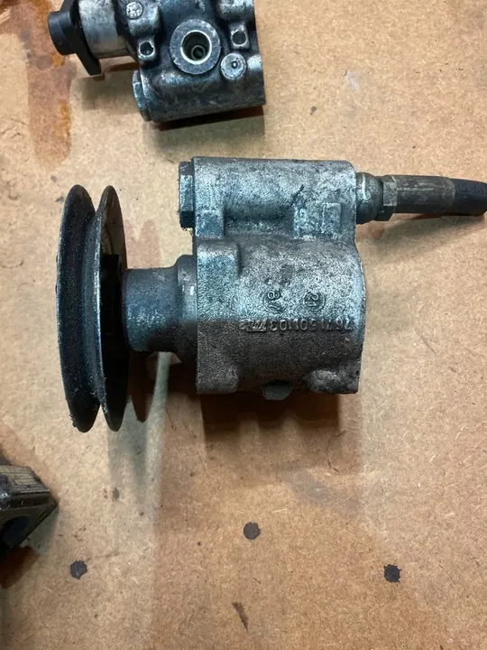 Bomba de direção assistida VW LT 28-35 Audi 80/90/100/200 OEM image 6