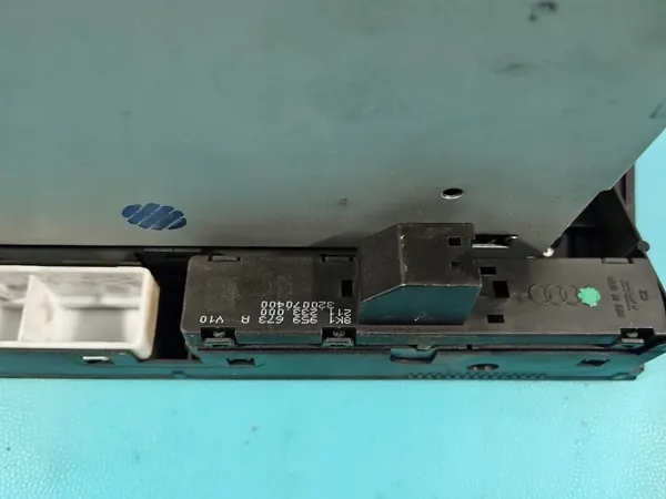 Cambiador CD Audi OEM 8T1035110B para A5 8T image 9