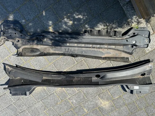 Lexus UX 250H Metallisk Skottpanel OEM Del image 2