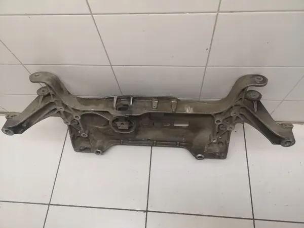 VW Passat B7 Vorderachsträger OEM 7N0199369A image 5