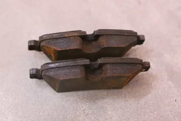 OEM 6799383 8867491 bakre bromsarskivor & belägg set image 6