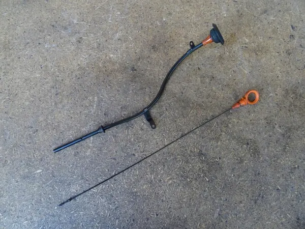 GOLF V A3 8P LEON II 2.0 TDI Öljytikku 03G115611 image 2