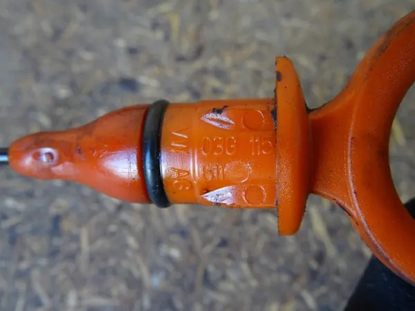 GOLF V A3 8P LEON II 2.0 TDI Öljytikku 03G115611 image 3