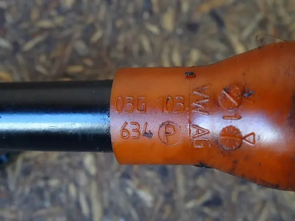 GOLF V A3 8P LEON II 2.0 TDI Öljytikku 03G115611 image 4