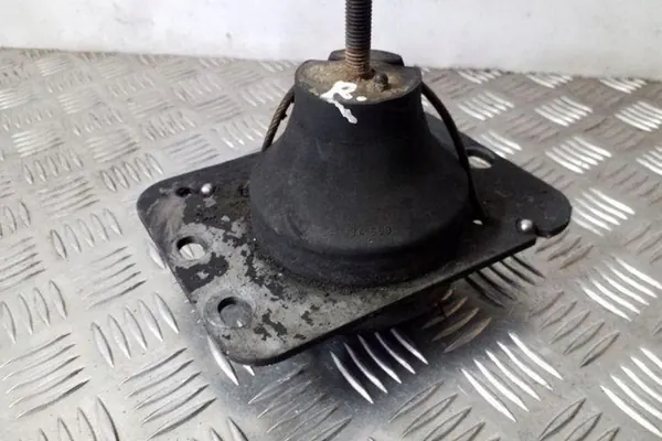 Soporte de motor OPEL VIVARO COMBI 2.5L diesel OEM 8200411257 image 2