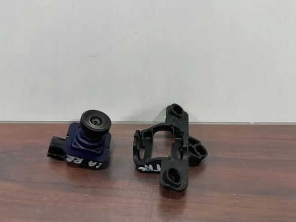 OEM 68227397AG peräkamera Chrysler Pacifica 2019:lle image 3