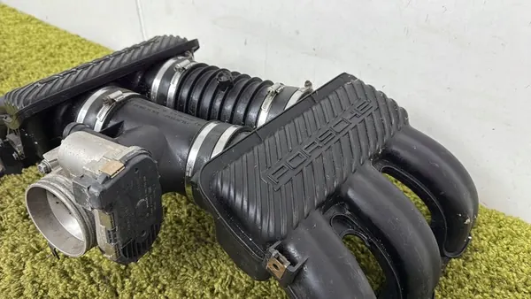 Coletor de Admissão Acelerador 3.4 3.6 Porsche 911 996 97- OEM image 2