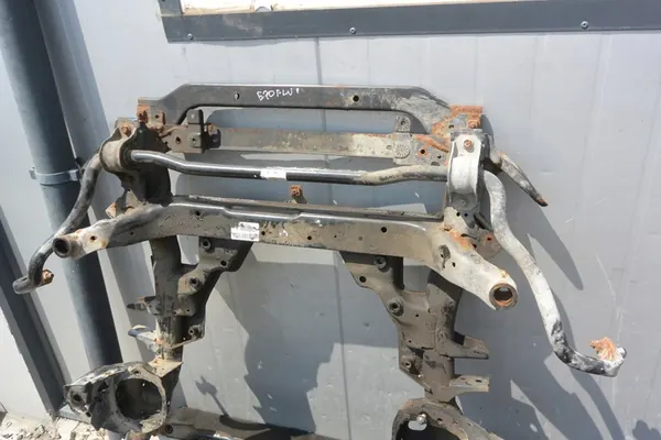 Framfjäderbalk BMW X5 E70 E71 LIFT image 2