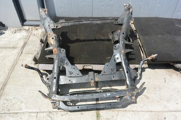 Framfjäderbalk BMW X5 E70 E71 LIFT image 7