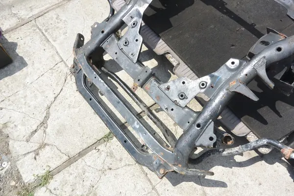 Framfjäderbalk BMW X5 E70 E71 LIFT image 9