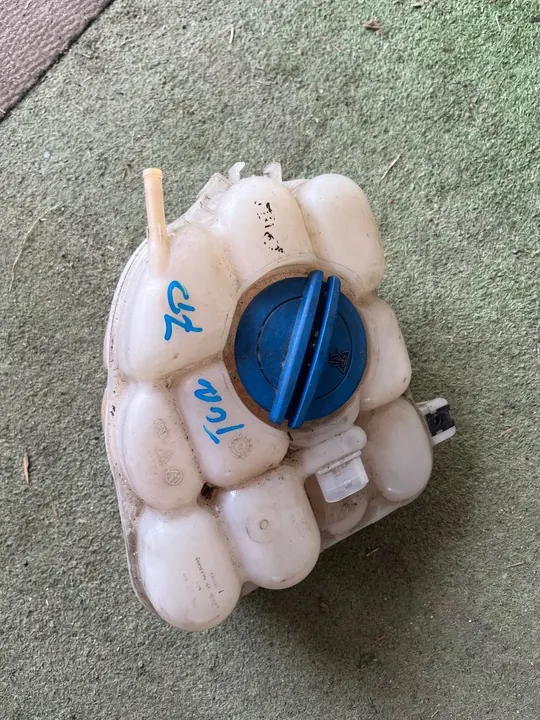 Tanque de expansão 7P0121407B Porsche VW Tuareg image 2