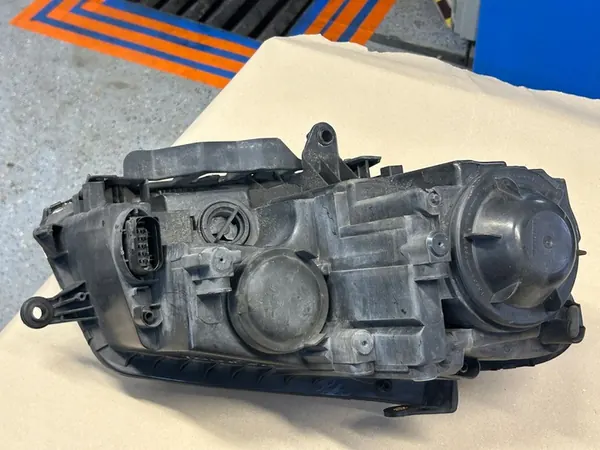 Vasen ajovalot VW Touran I Lift 1T1941005B image 8