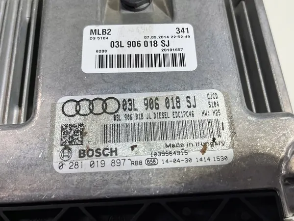 Moottorin ohjausyksikkö ECU Audi A4 B8 2.0 TDI 03L906018SJ image 2