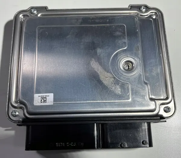 Moottorin ohjausyksikkö ECU Audi A4 B8 2.0 TDI 03L906018SJ image 3