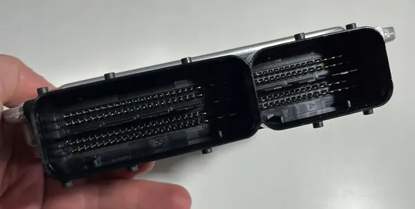 Moottorin ohjausyksikkö ECU Audi A4 B8 2.0 TDI 03L906018SJ image 4