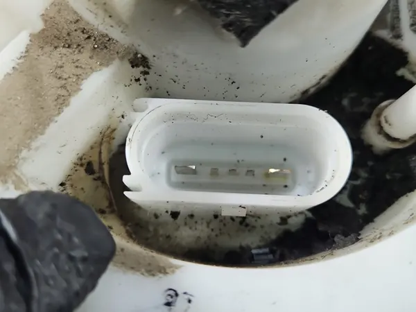 Brandstofpomp Audi Q5 08- 2.0 TFSI 8R0919051K image 3