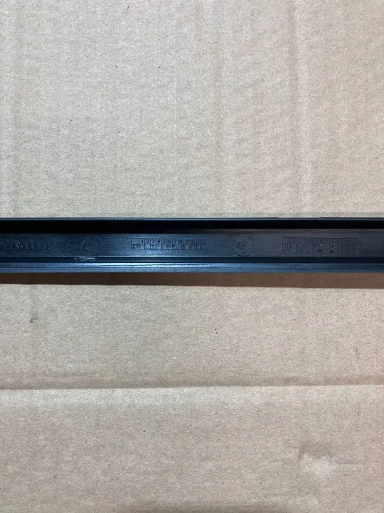 SEAT Alhambra II Frontscheibenleiste Rechts OEM 7N0854328CORI. image 10