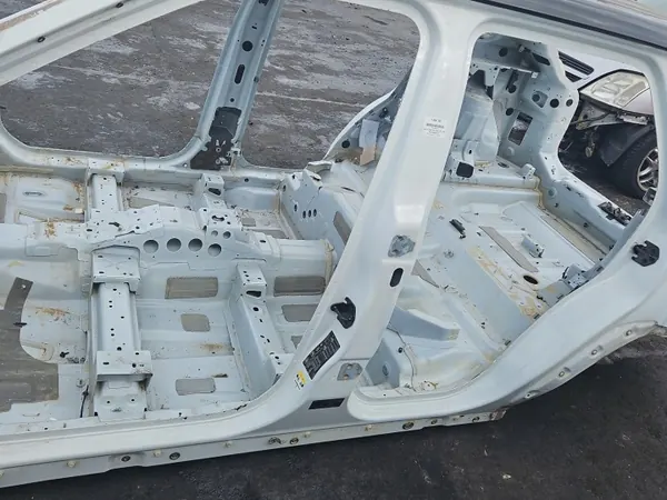OEM IMPRK1554102 Vasen B-pilari Fuji Valkoinen image 2