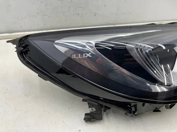 OPEL ASTRA K Oikea Ajovalo INTELLILUX LED image 4