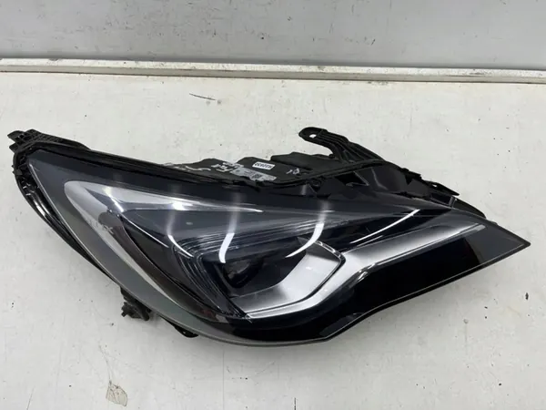 OPEL ASTRA K Oikea Ajovalo INTELLILUX LED image 9