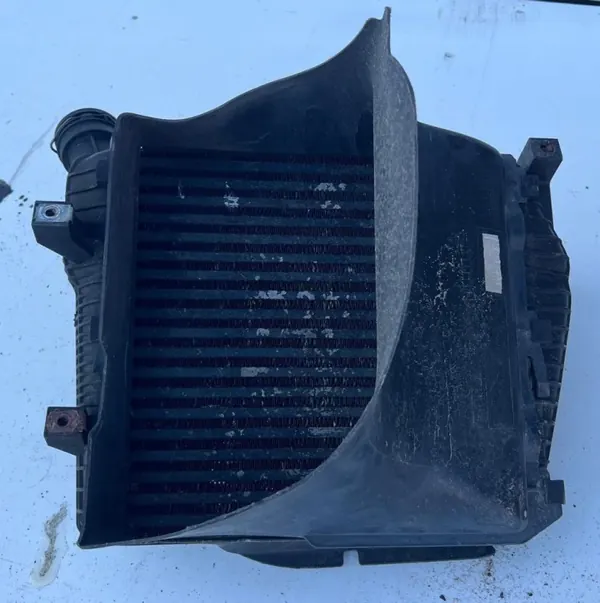 Porsche Cayenne oikea intercooler-jäähdytin 7PO145804A image 4