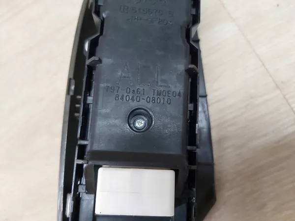Raam schakelaar voorzijde links TOYOTA Sienna XL30 11-20 OEM 84040-08010 image 5