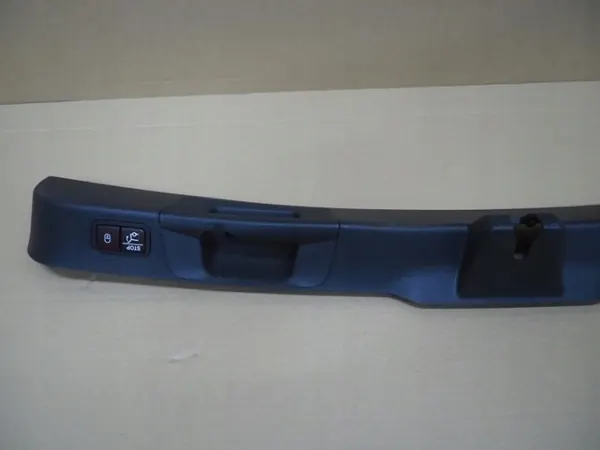 Kofferraumklappenverkleidung OEM A2437401400 Mercedes EQB image 7
