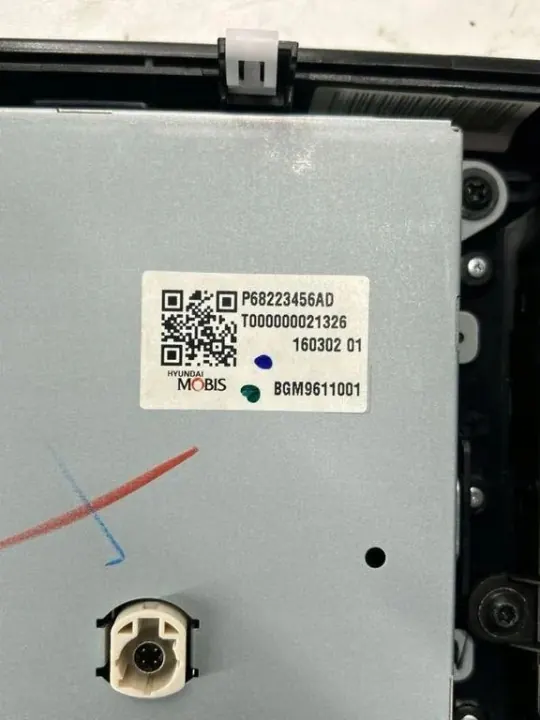 Écran de navigation Chrysler Pacifica OEM P68223456AD image 5
