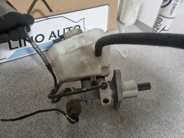 BMW Jarru sylinteri OEM 34336785666 E46 3.0L image 3
