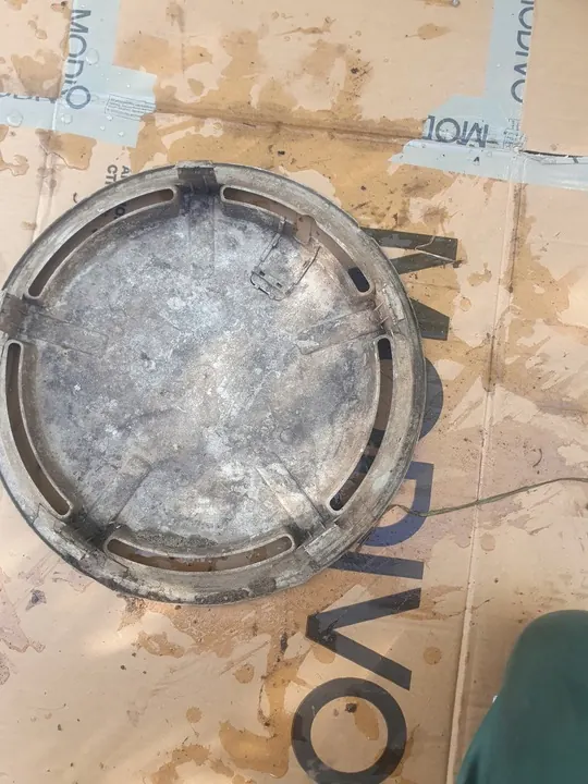 Tapacubos Peugeot 205 13" Usado image 2