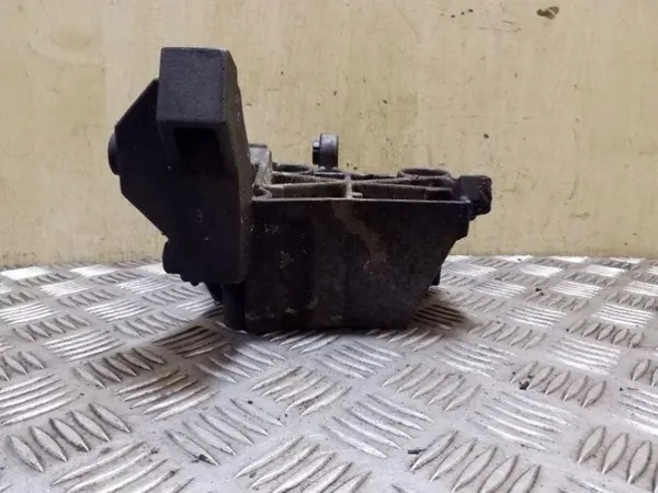 Ohjauspumpun kiinnitys OEM 059145169AD image 5