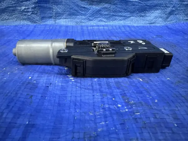 Kattoluukun moottori OEM 2229358B DS7 Lift E-Tense image 3