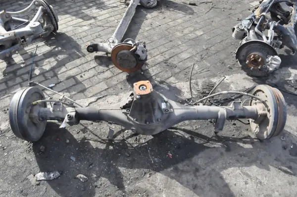 Toyota Hilux VIII 2.4D Hinterachse OEM 41110-0K820-A image 2
