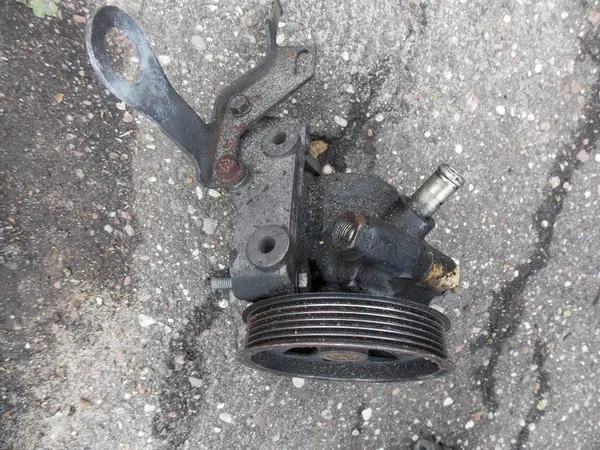 Bomba de direção assistida Saab 9-5 1.9 TID image 2