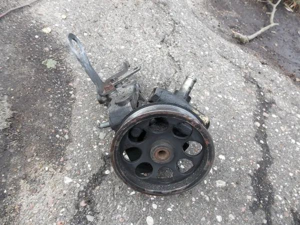 Bomba de direção assistida Saab 9-5 1.9 TID image 3