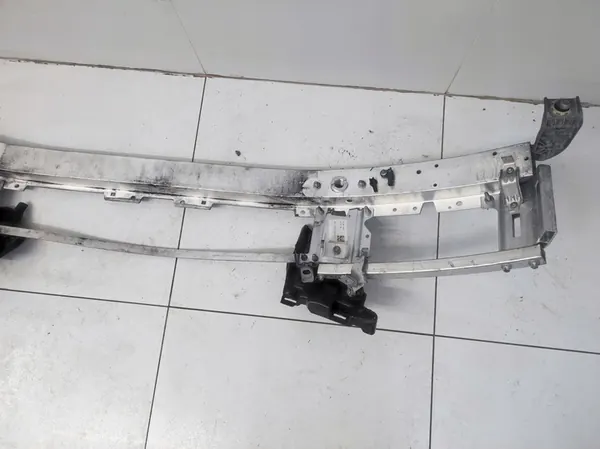 Barra di rinforzo paraurti anteriore Mercedes C-Class W206 OEM image 10