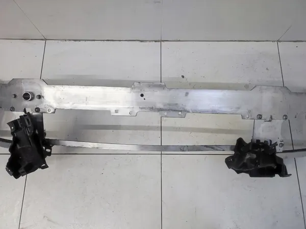 Barra di rinforzo paraurti anteriore Mercedes C-Class W206 OEM image 3