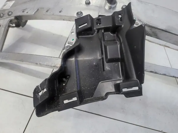 Barra di rinforzo paraurti anteriore Mercedes C-Class W206 OEM image 6