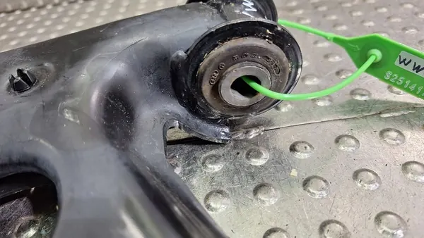 SKODA KAMIQ 2023 R 1.5 TSI Braccio Oscillante Sinistro 2Q0407151E image 7