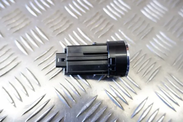 Botón Start/Stop OEM 8961130142 para Toyota RAV4 V image 6