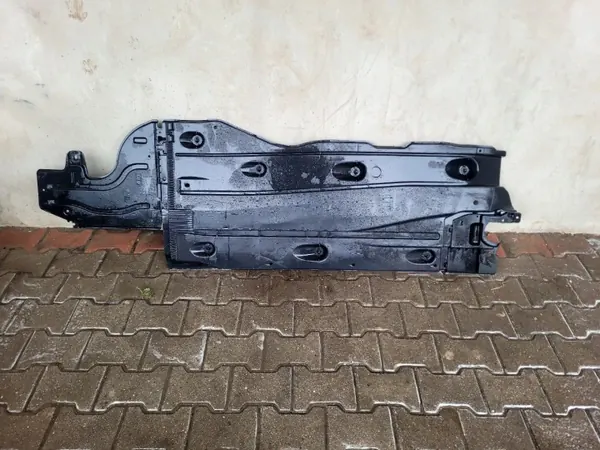 Vänster underkroppssköld OEM 5Q0825201L för Audi A3 8V image 2