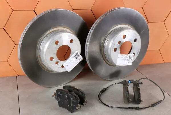 OEM 6880072 Framhjulsbromsskivor & Belägg 330x24 image 2