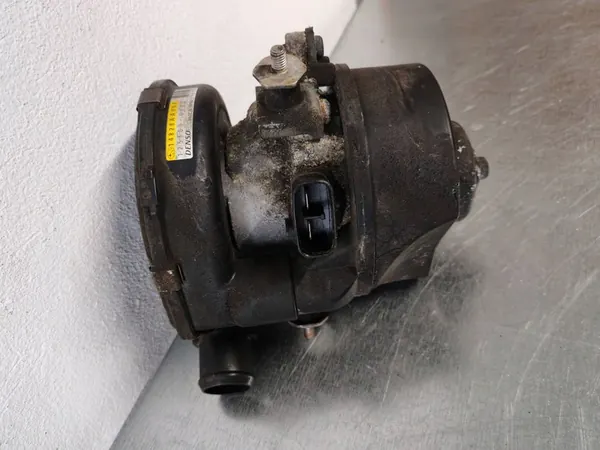 Pompa aria secondaria Subaru Forester II SG 14828AA060 image 2