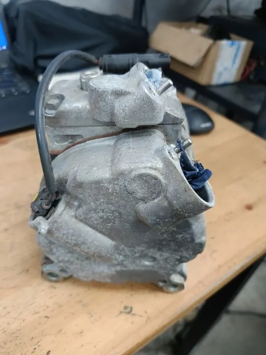 Compressore aria condizionata BMW F30 F31 F32 F33 N20 OEM 9216467 image 5