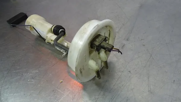 Brandstofpomp Mercedes W203 C220 image 2