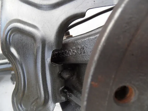 McPherson höger framstyrning knuckle Mercedes Vito W447 image 4