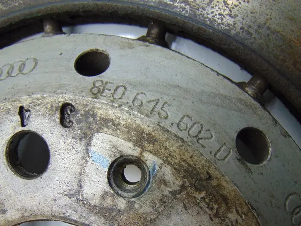 Achterste Remschijf Audi RS4 B7 4.2 FSI 324mm OEM image 2