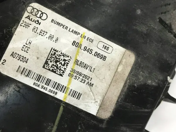 AUDI Q5 Vänster Bakre Stötfångarlampa 80A945069 OEM image 6