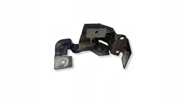 Främre höger stänkskärmsfäste OEM FK7216E128 image 3